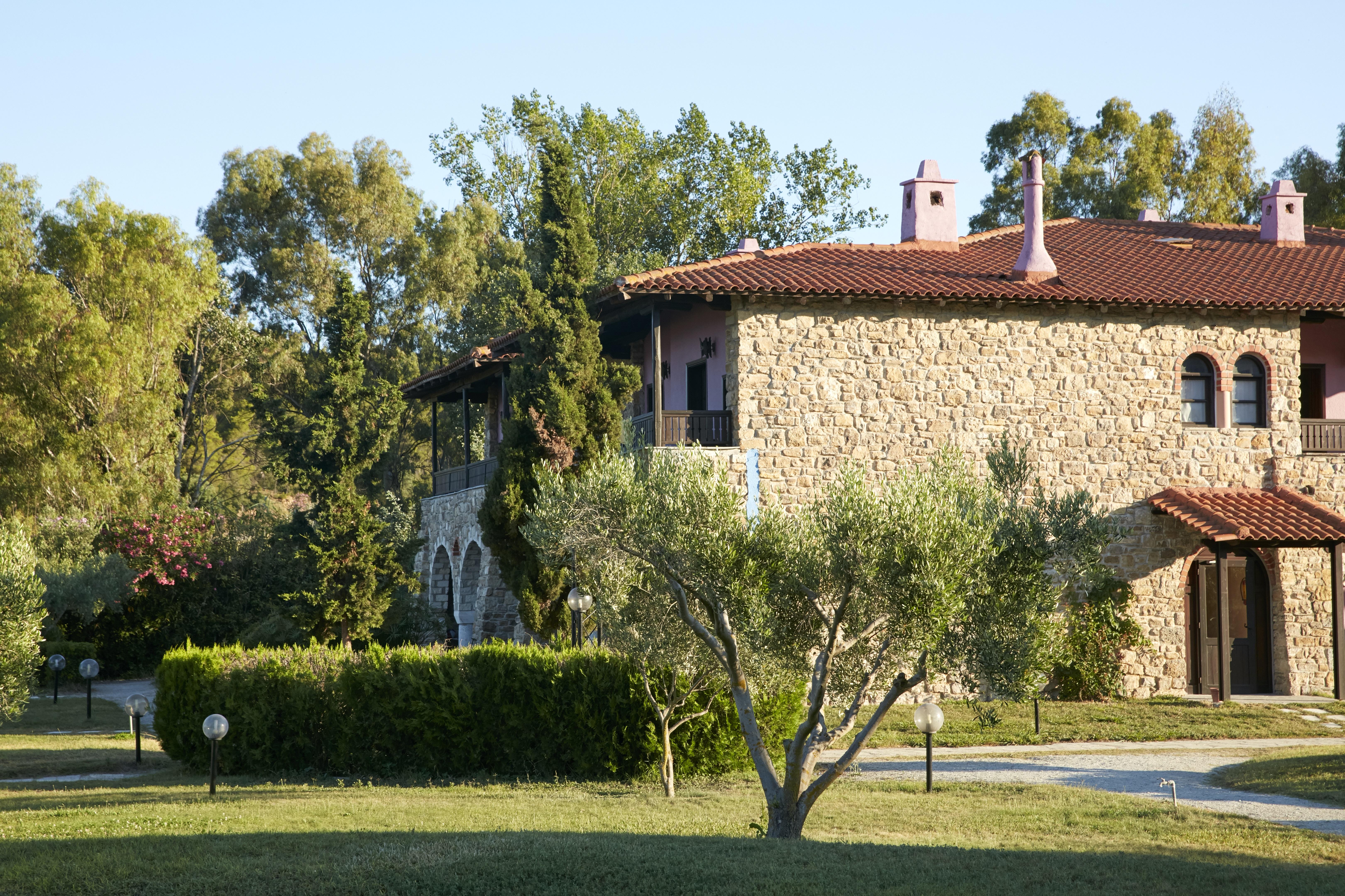 Simantro Resort Sani  Ngoại thất bức ảnh The house of the late King Constantine II of Greece in exile in the Peloponnese