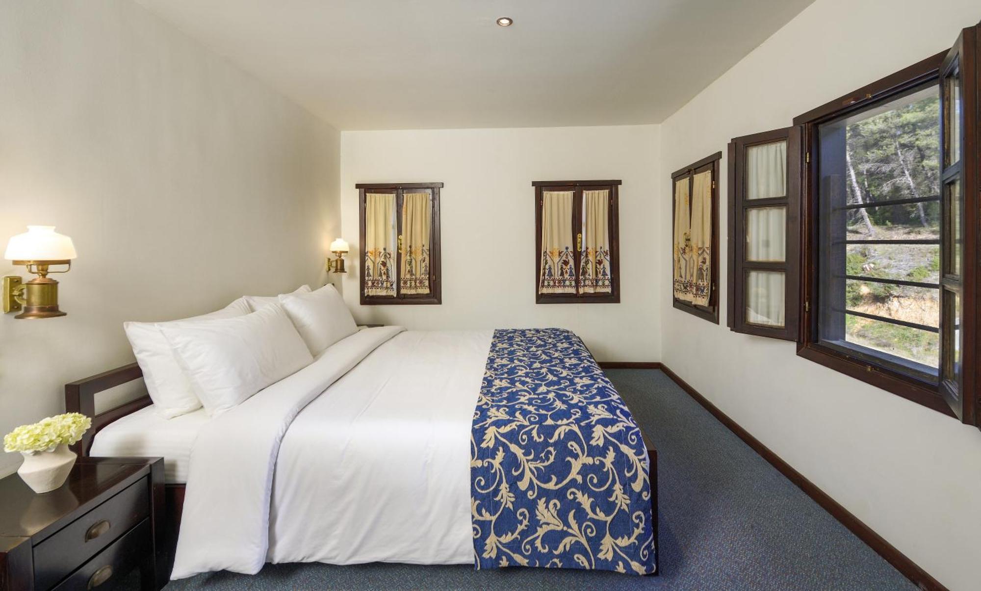 Simantro Resort Sani  Phòng bức ảnh A bedroom at the hotel