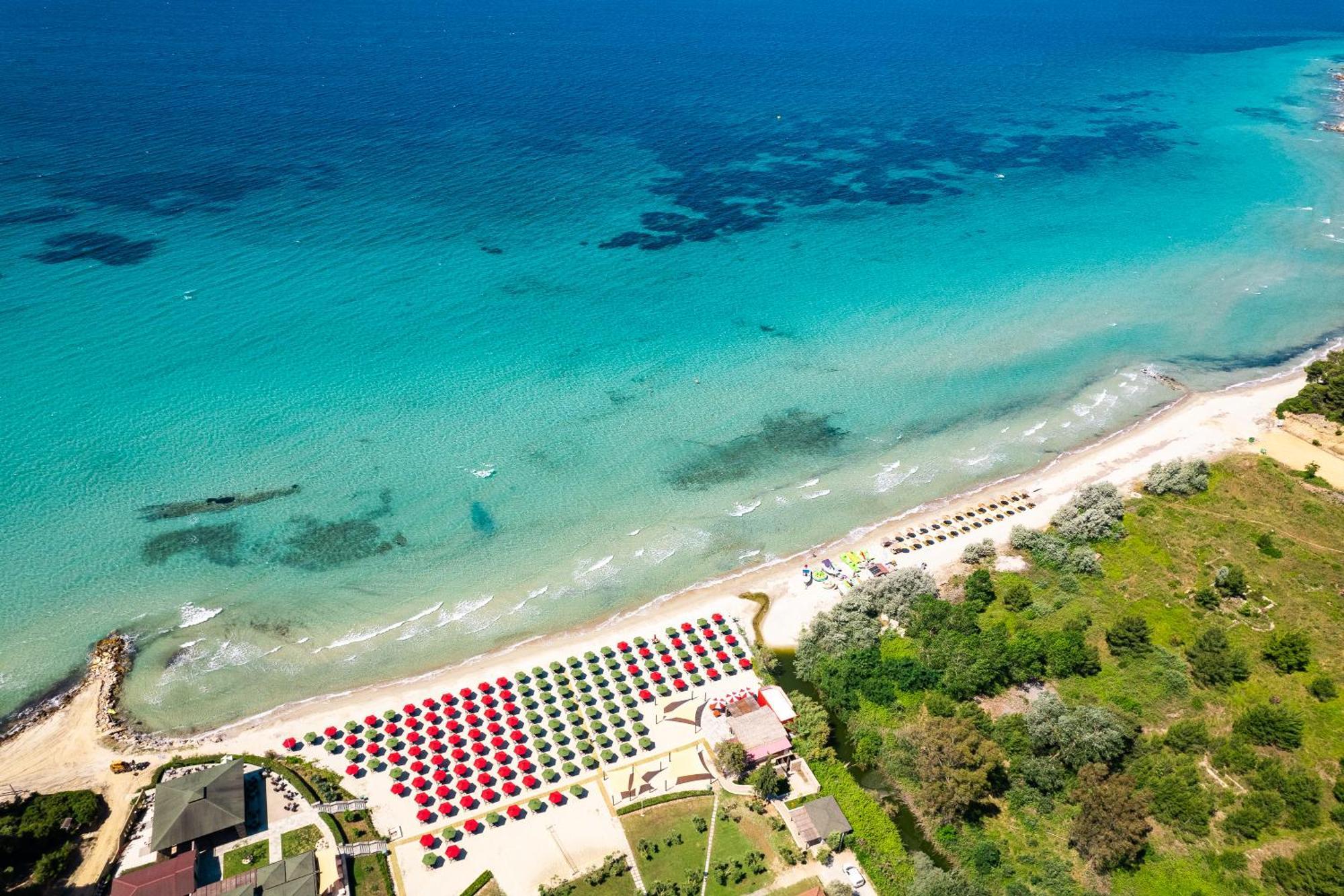 Simantro Resort Sani  Ngoại thất bức ảnh Aerial view of the beach